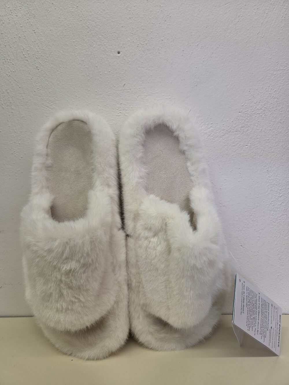 Plush Women's Slip-On Slippers in Ivory